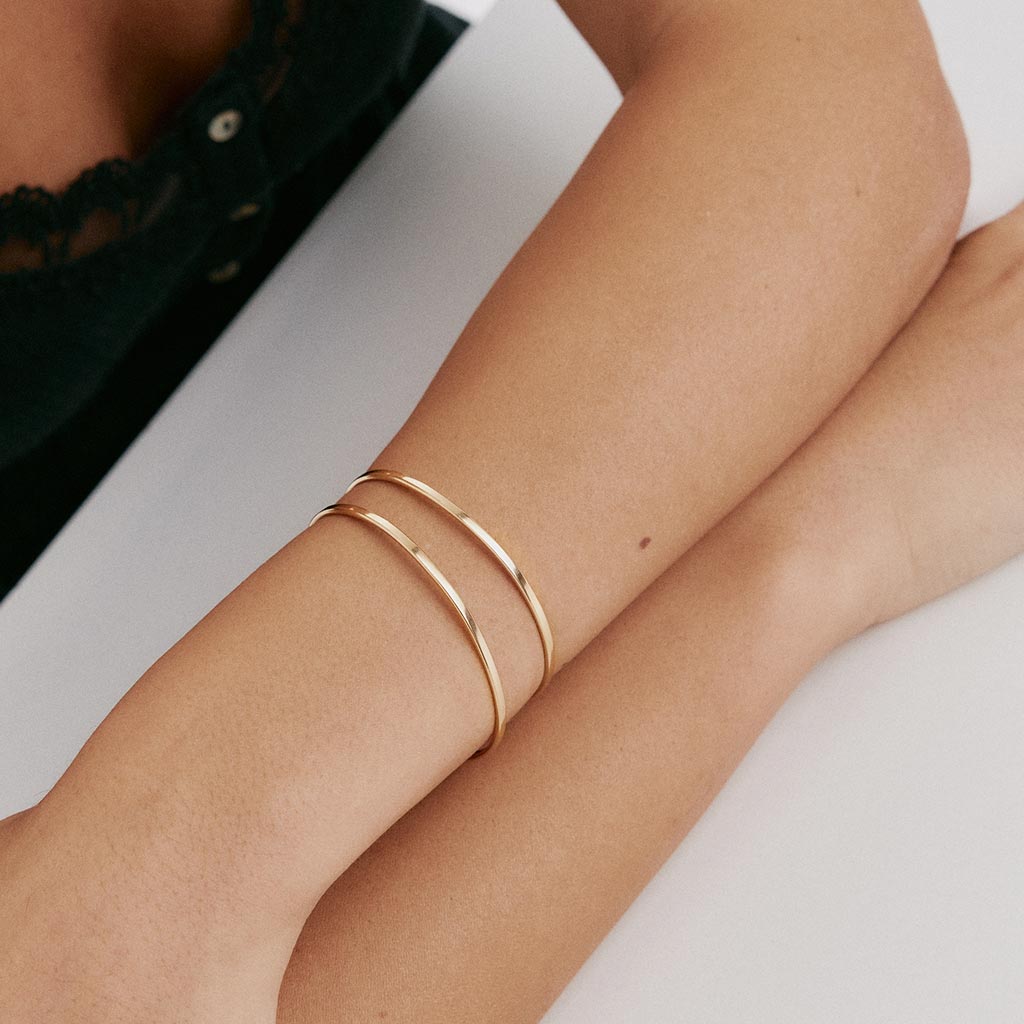 Gold bathroom bracelet